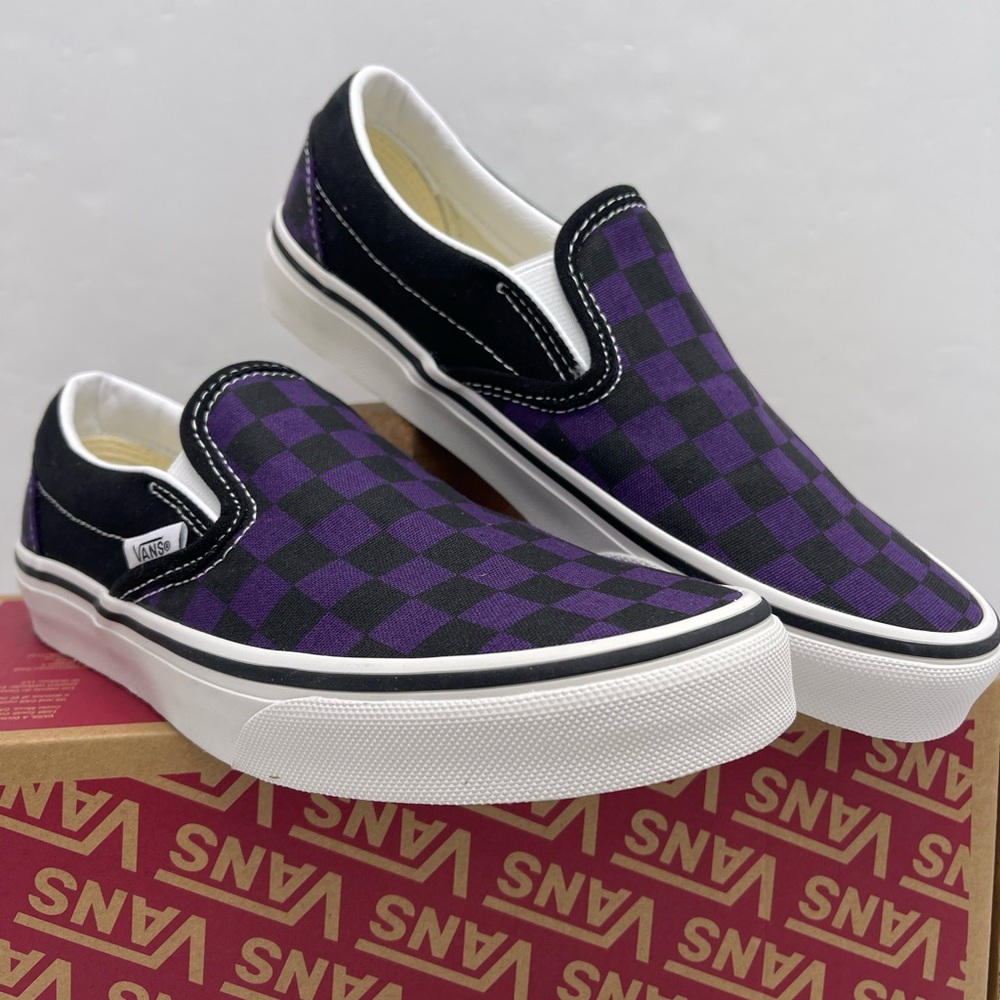 Vans Men’s Purple Checkered Classic Slip-On
Pop Check Gothic Grape Sneakers - Picture 4 of 16